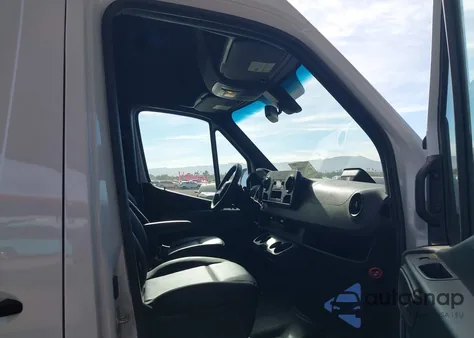 2025 Mercedes-Benz Sprinter 2500 Standard Roof 4-Cyl Diesel z USA, uszkodzony, nr VIN W1Y4KBHY6ST203442